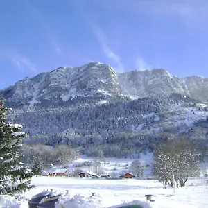 vacances-en-montagne-au-village-de-thollon-28m.hotels-rhonealpes.com/